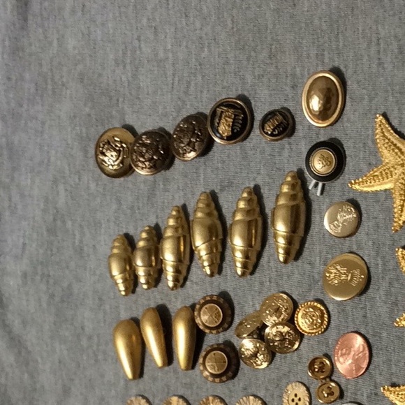 Vintage Golden Buttons Lot - Picture 6 of 13